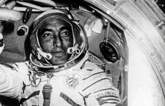 Arnaldo Tamayo Mendez – The First Black Man in Space Was Cuban Arnaldo Tamayo Mendez