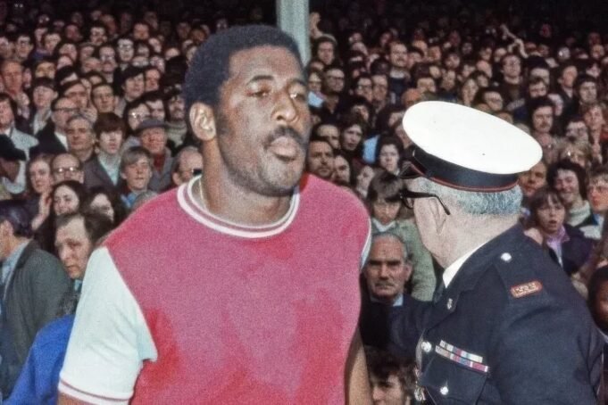 Clyde Best: The Black Pioneer Who Scored Through the Noise Clyde Best